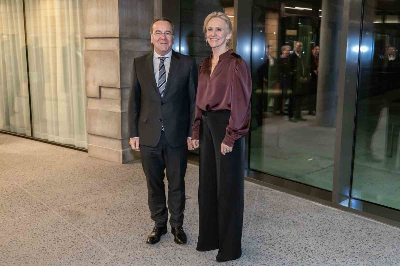 almanya-ve-izlandadan-rusyaya-karsi-is-birligi-izlandada-askeri-us-kuruyor