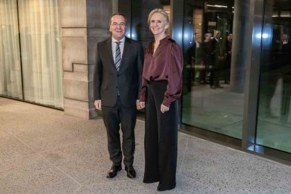 almanya-ve-izlandadan-rusyaya-karsi-is-birligi-izlandada-askeri-us-kuruyor