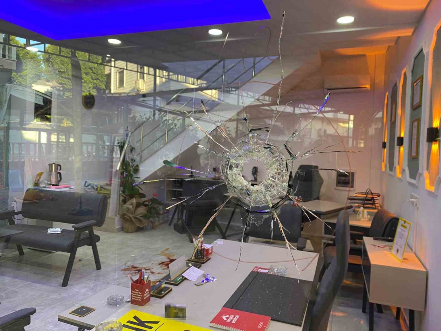 antalyada-silahli-kavga-2-olu-1-yarali