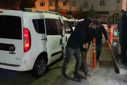 babasini-oldurup-kacti-polisin-operasyonuyla-yakalandi