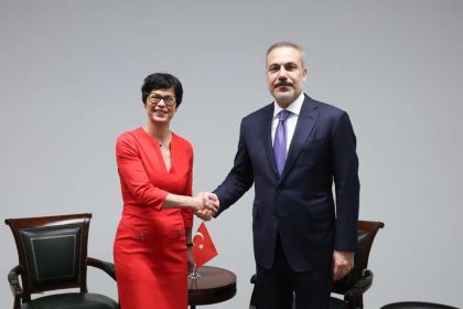 bakan-fidan-ab-komiseri-kos-ile-gorustu