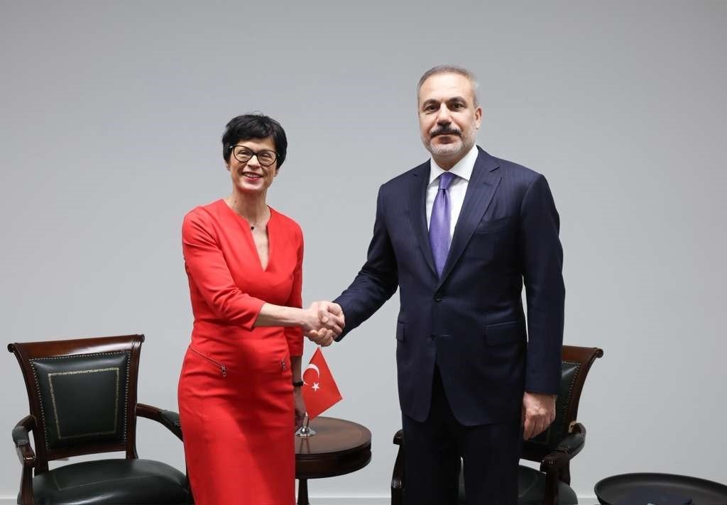 bakan-fidan-ab-komiseri-kos-ile-gorustu