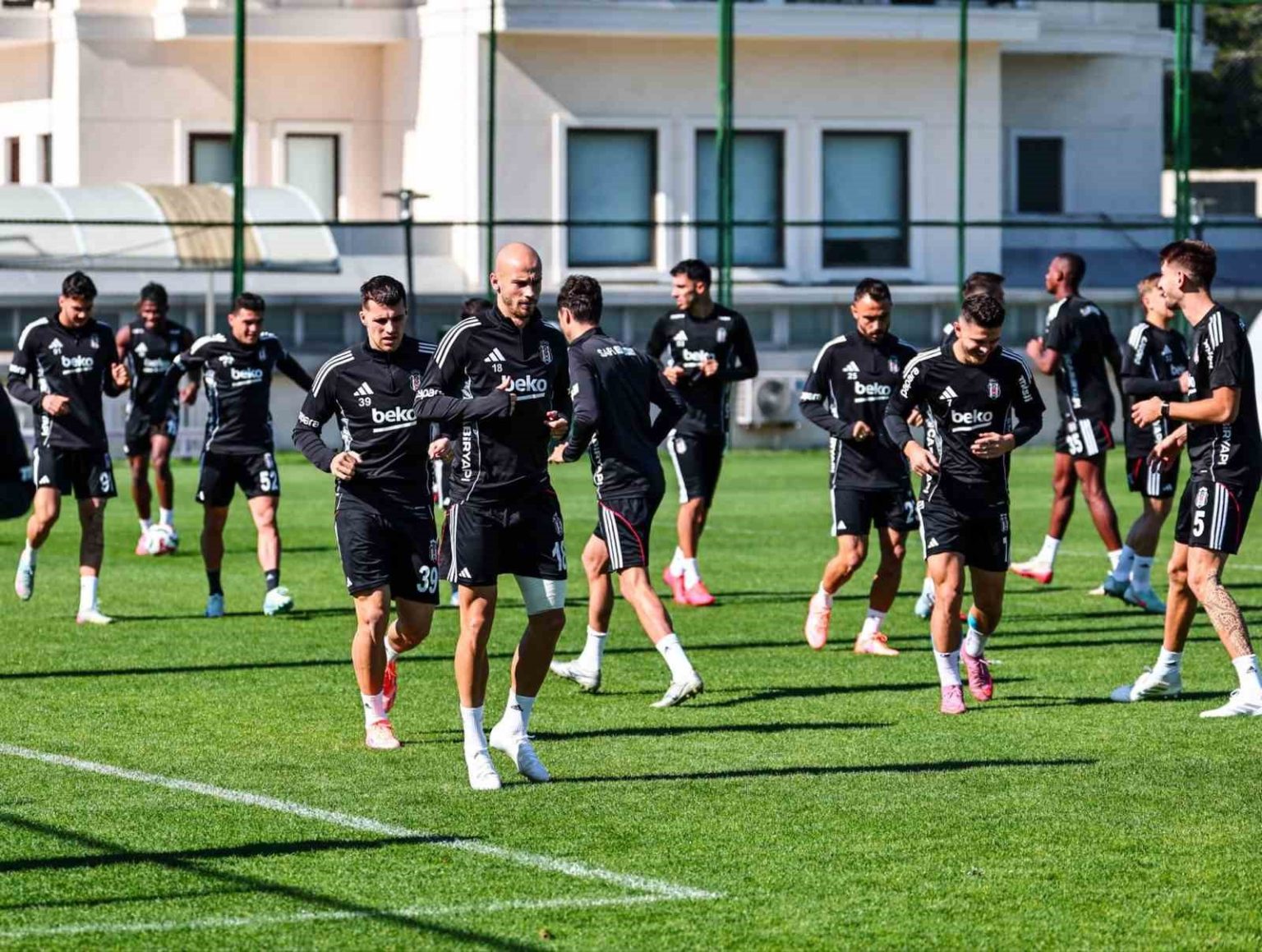 besiktasta-konyaspor-maci-hazirliklari-devam-etti