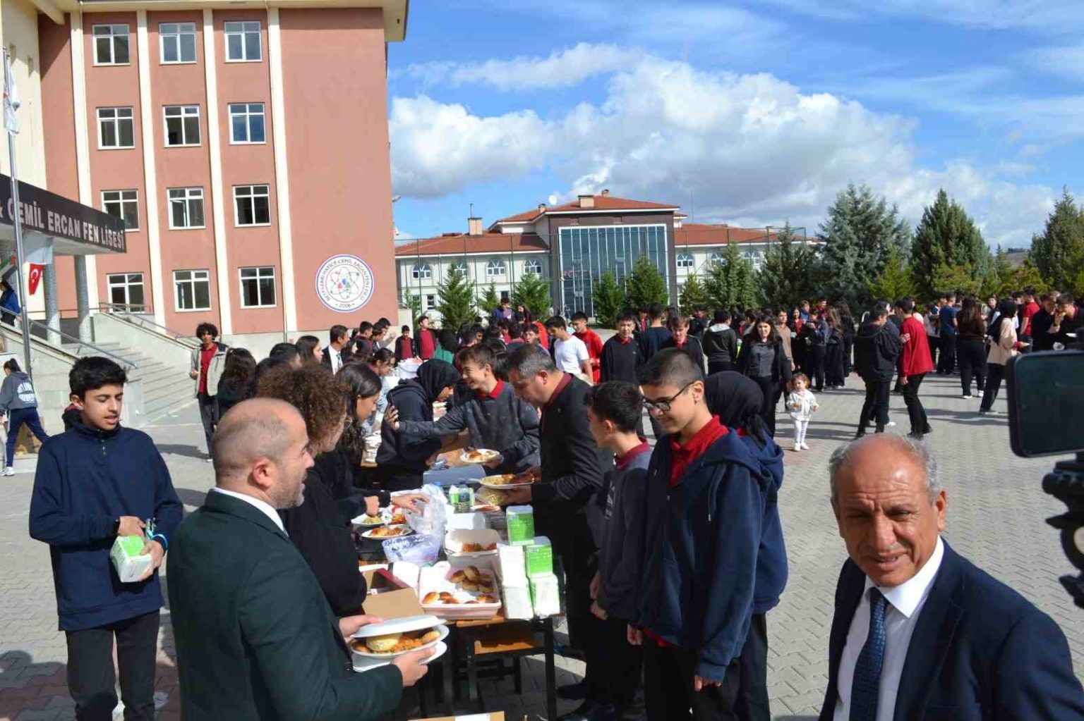 beypazarinda-gazze-icin-hayir-panayiri-duzenlendi
