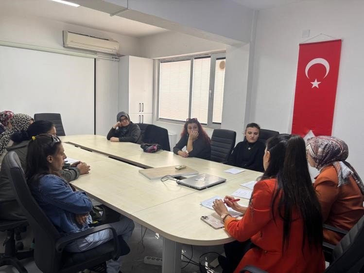 bilecikte-yaslilik-ve-toplumsal-hayat-soylesisi-duzenlendi