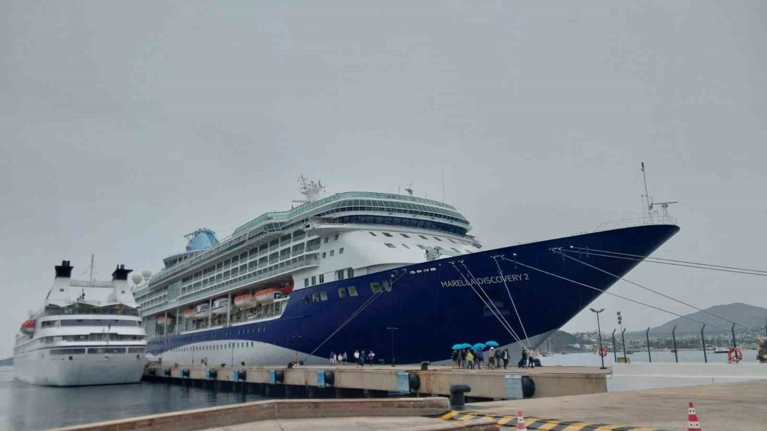 bodruma-2-gemi-ile-2-bin-64-yolcu-geldi