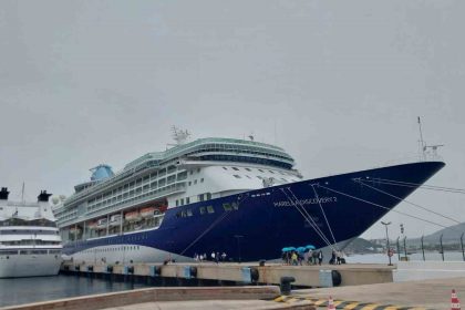 bodruma-2-gemi-ile-2-bin-64-yolcu-geldi