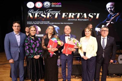 bozkirin-tezenesi-neset-ertas-vefatinin-13-yil-donumunde-turkulerle-anildi
