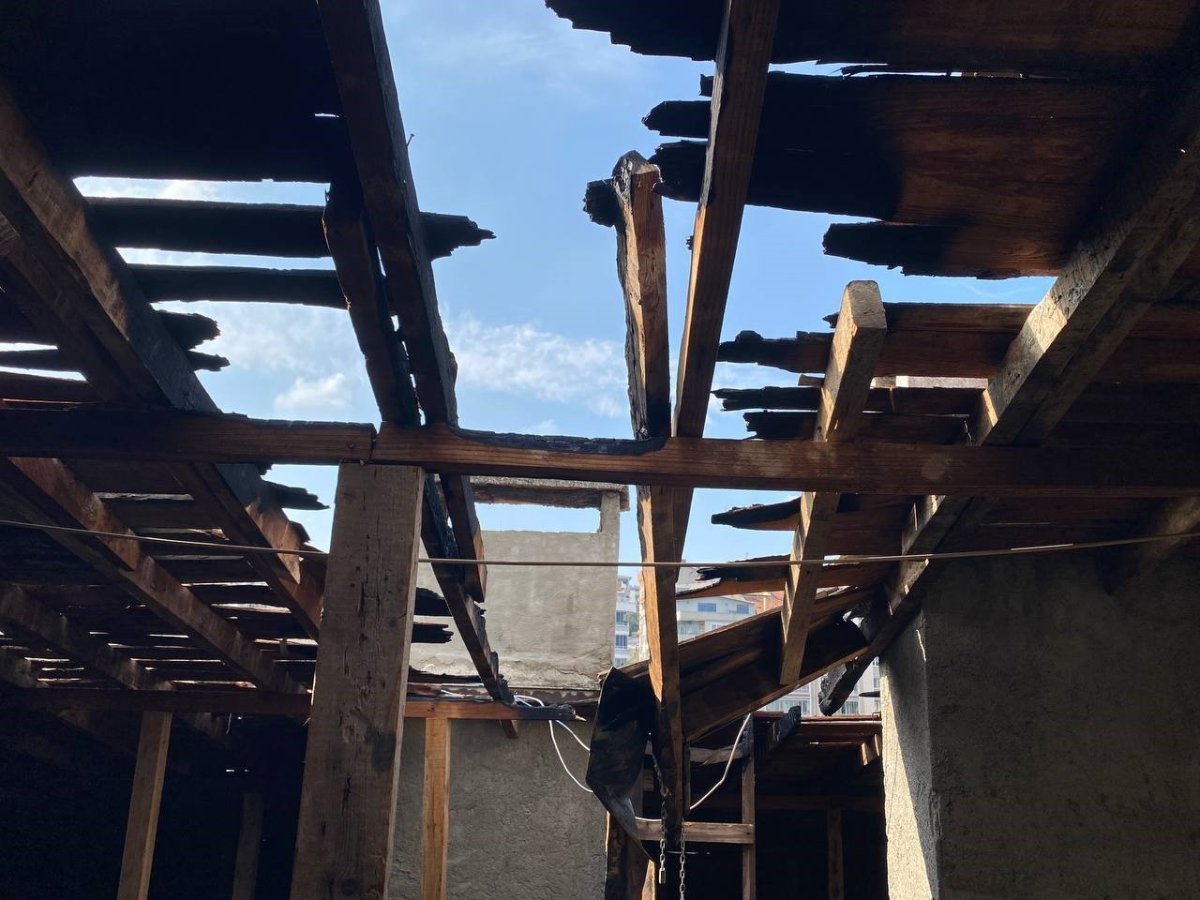 bursanin-neronu-bu-kez-tutuklandi-4-yanginda-cati-kul-oldu