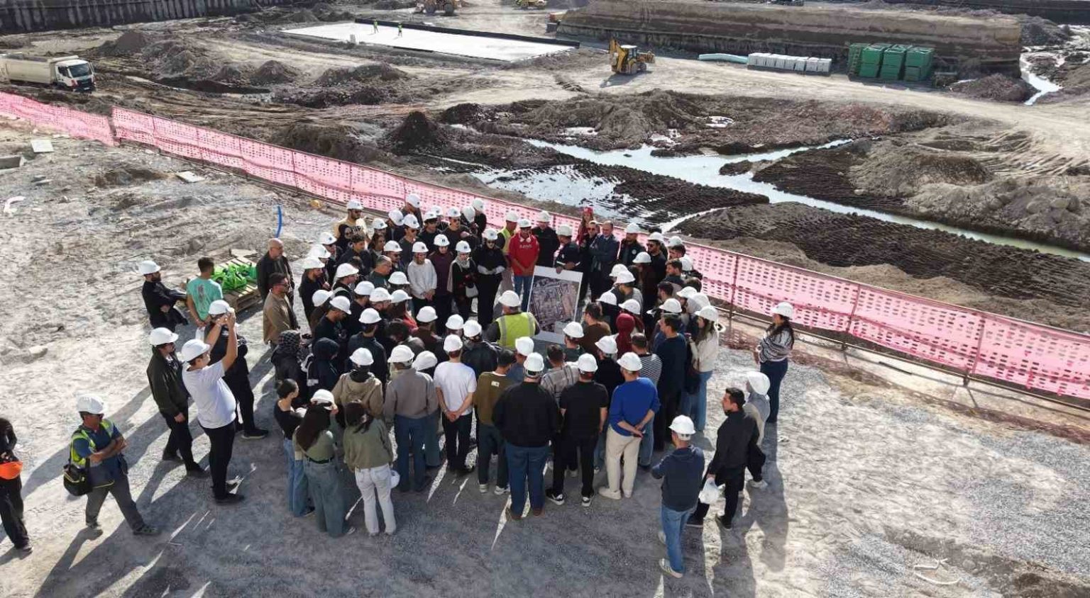 buyuksehir-santiyelerinin-kapilarini-universite-ogrencilere-acarak-egitime-katki-sundu