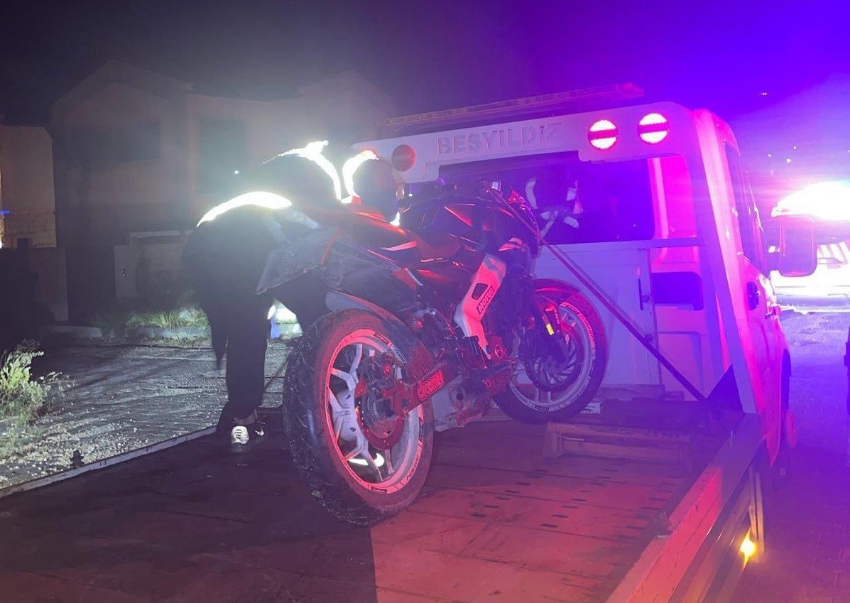 cesmede-plakasiz-kasksiz-ve-abarti-egzozlu-motorlara-siki-denetim