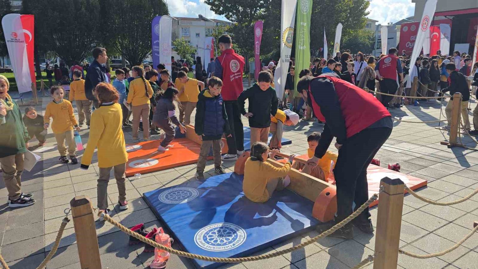 cocuklar-bu-tir-ile-teknolojiden-az-da-olsa-uzaklastilar