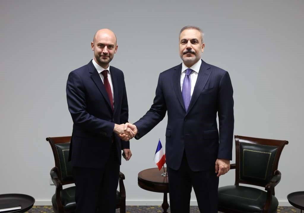 disisleri-bakani-fidan-fransa-disisleri-bakani-barrot-ile-gorustu