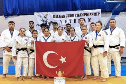 enes-pinar-bir-ayda-iki-kez-balkanlari-fethetti