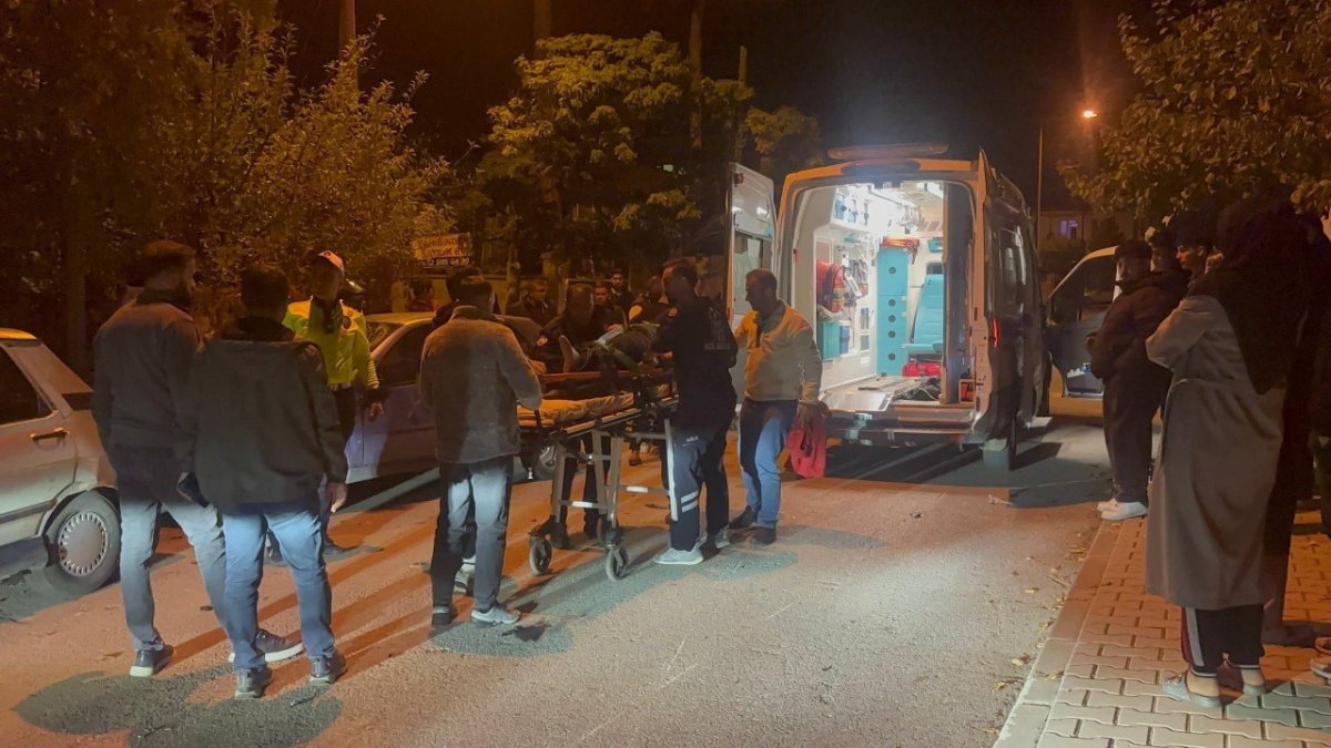 erzincanda-zincirleme-trafik-kazasi-1-yarali-4-aracta-hasar