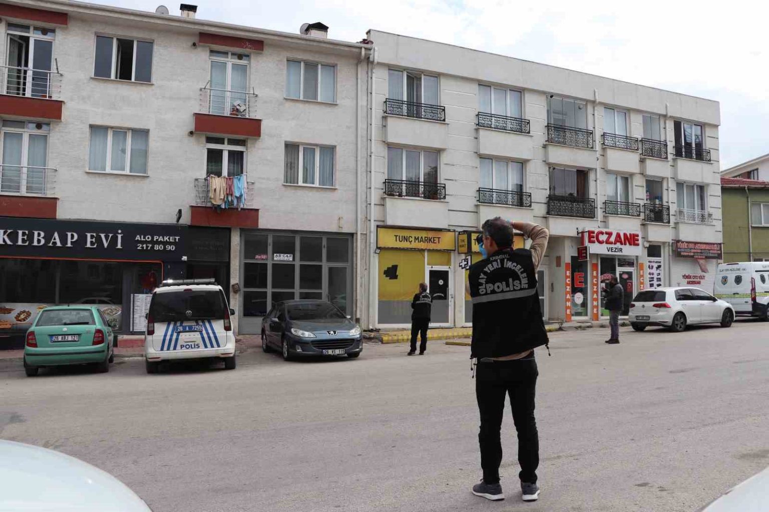 esinin-yasadigi-binaya-tufekle-ates-eden-sahis-yakalandi