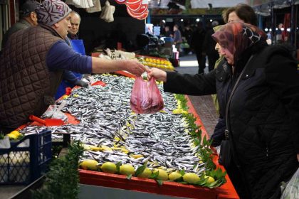 fiyati-dusen-hamsiye-talep-artti-son-10-yildir-boyle-guzel-hamsi-gelmedi