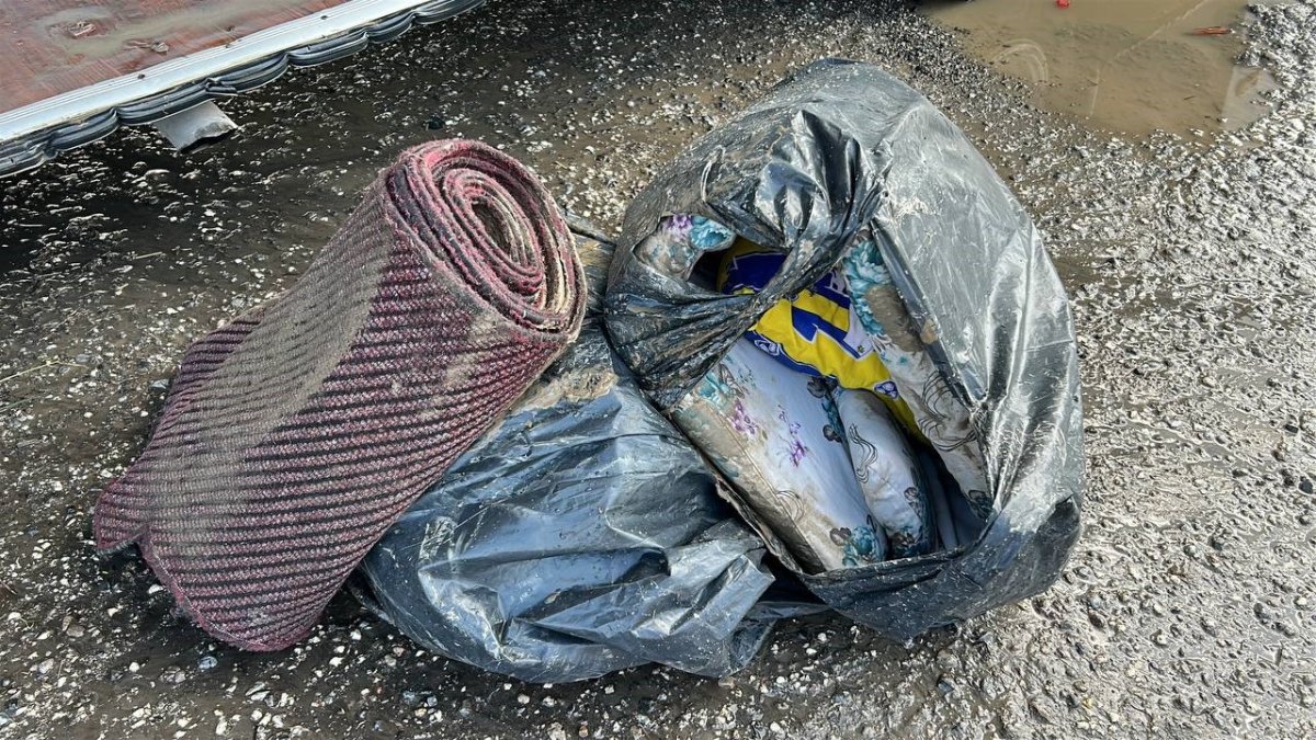 hatayda-siddetli-yagis-araclarinda-mahsur-kalan-25-kisi-kurtarildi