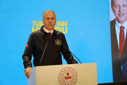 icisleri-bakani-ali-yerlikaya-turkiyenin-huzuru-diyarbakir-toplantisina-katildi