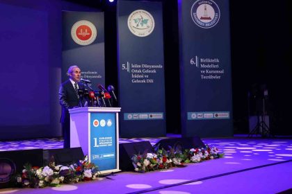 islam-dunyasinin-gelecegi-gaziantepte-masaya-yatirilacak