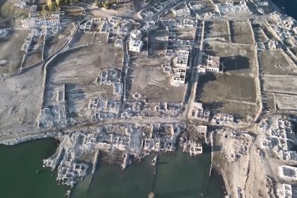 karsta-sular-cekildi-eski-koy-ortaya-cikti