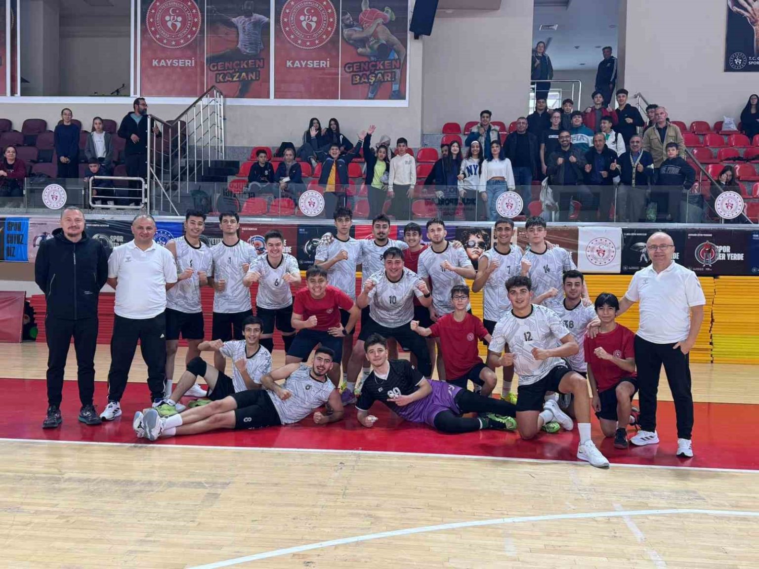 kayseri-elit-voleyboldan-muhtesem-geri-donus