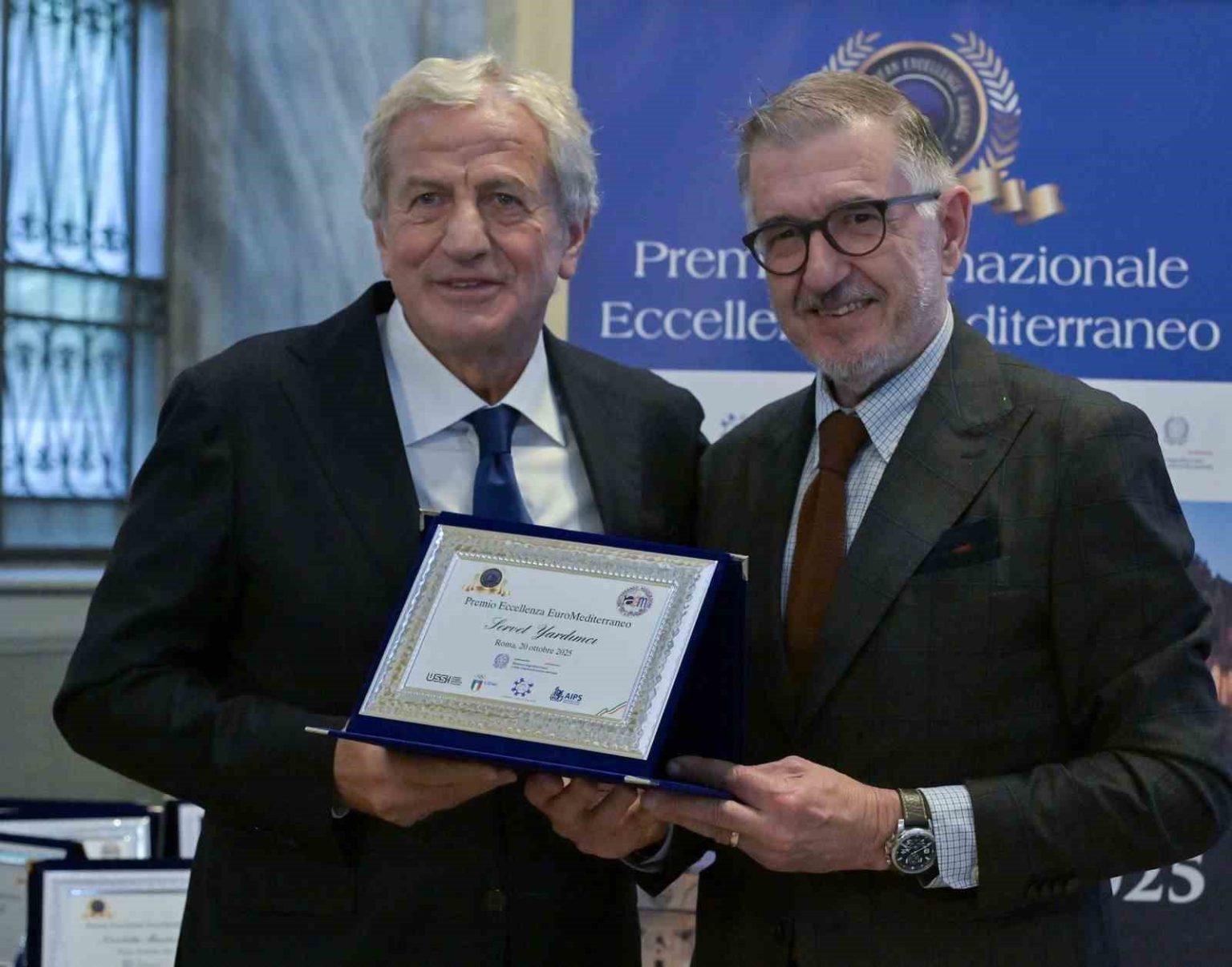 kenan-yildiz-servet-yardimci-ve-jose-mourinhoya-italyadan-odul