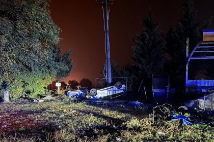 kontrolden-cikan-otomobil-takla-atti-2-yarali