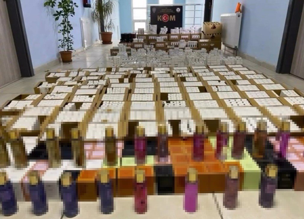 kutahyada-3-bin-755-sise-kacak-parfum-ele-gecirildi