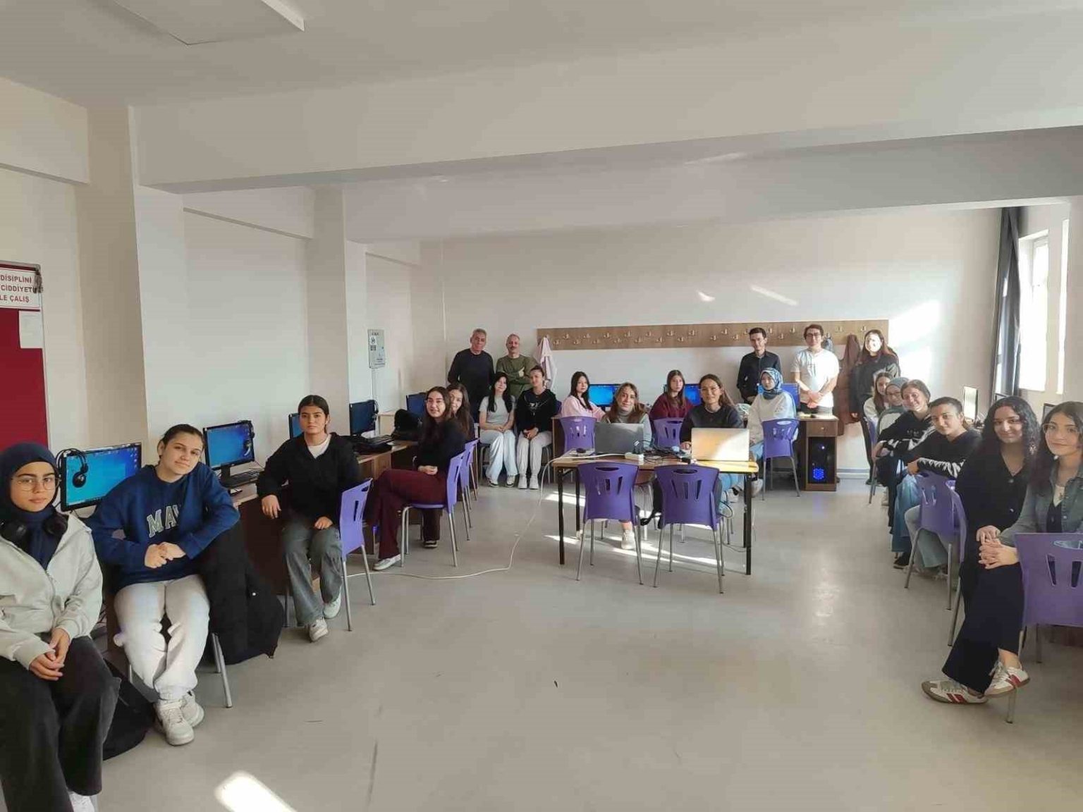 lise-ogrencilerine-yonelik-siber-tehdit-istihbarati-kursu-acildi