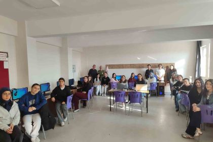 lise-ogrencilerine-yonelik-siber-tehdit-istihbarati-kursu-acildi