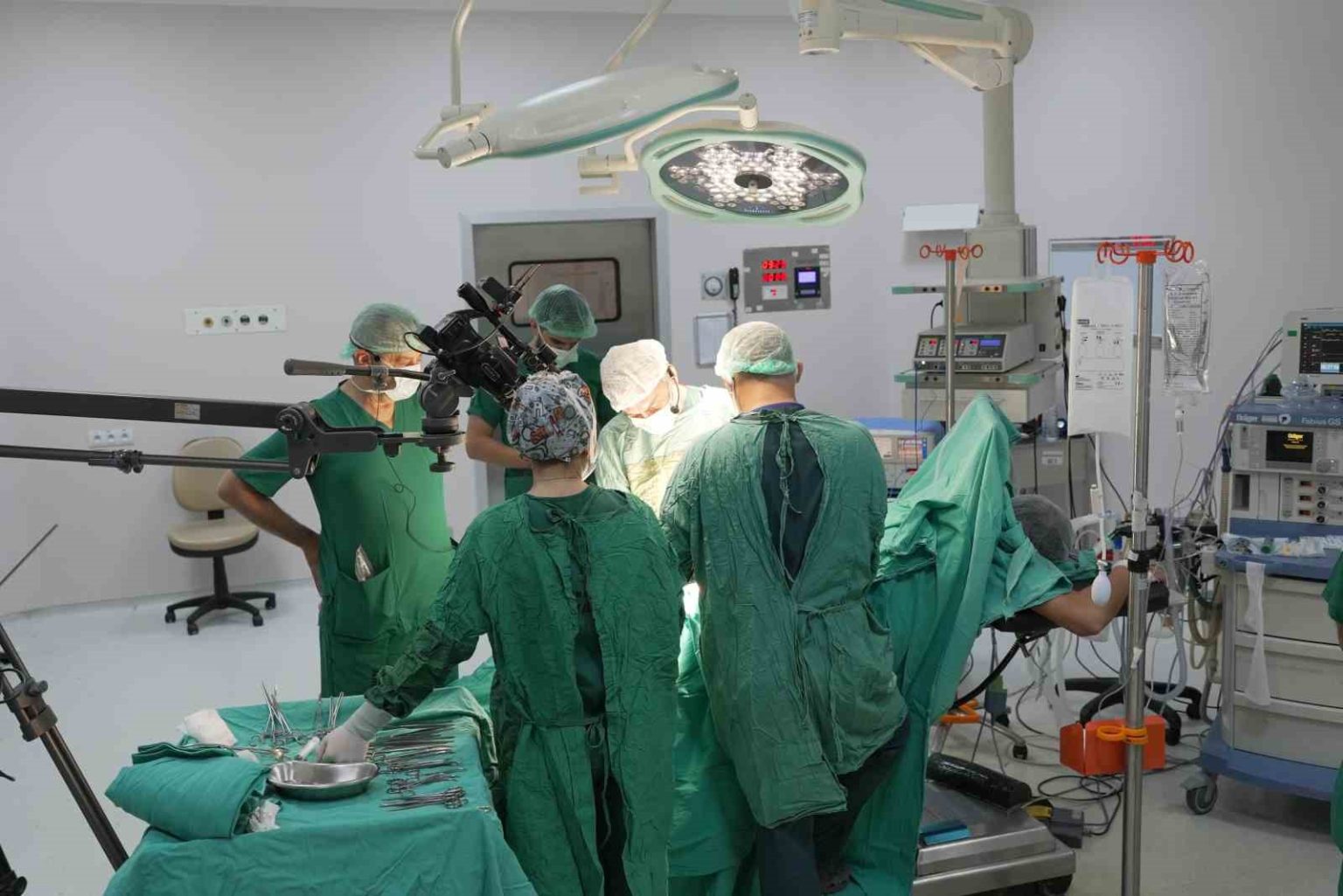 meahta-14-basarili-ameliyat-canli-olarak-gerceklestirildi