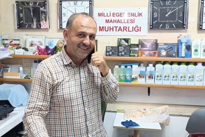 muhtarlar-gununde-kursude-konusurken-bayginlik-geciren-muhtarin-telefonlari-susmuyor