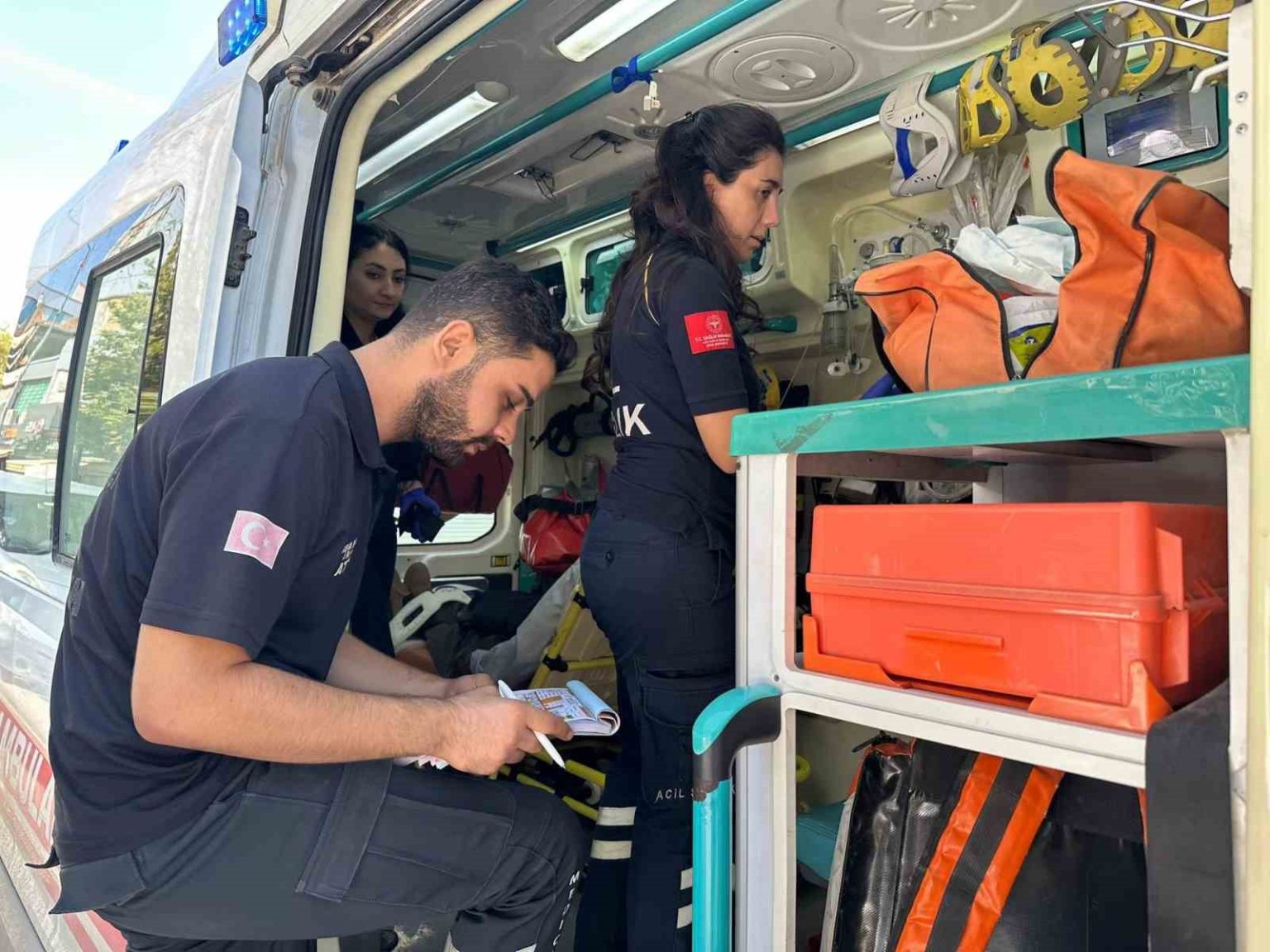 otomobilin-carpistigi-yaya-yaralandi