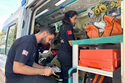 otomobilin-carpistigi-yaya-yaralandi