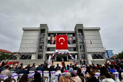 sarigoldeki-okullarin-resmi-acilisi-yapildi