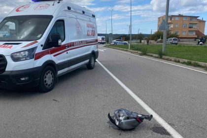 sinopta-hafif-ticari-arac-ile-iki-motosiklet-carpisti-2-yarali