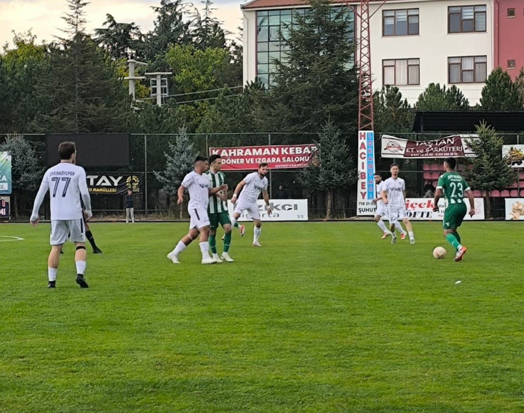 suhut-belediye-hisarspor-sahasinda-maglup-oldu
