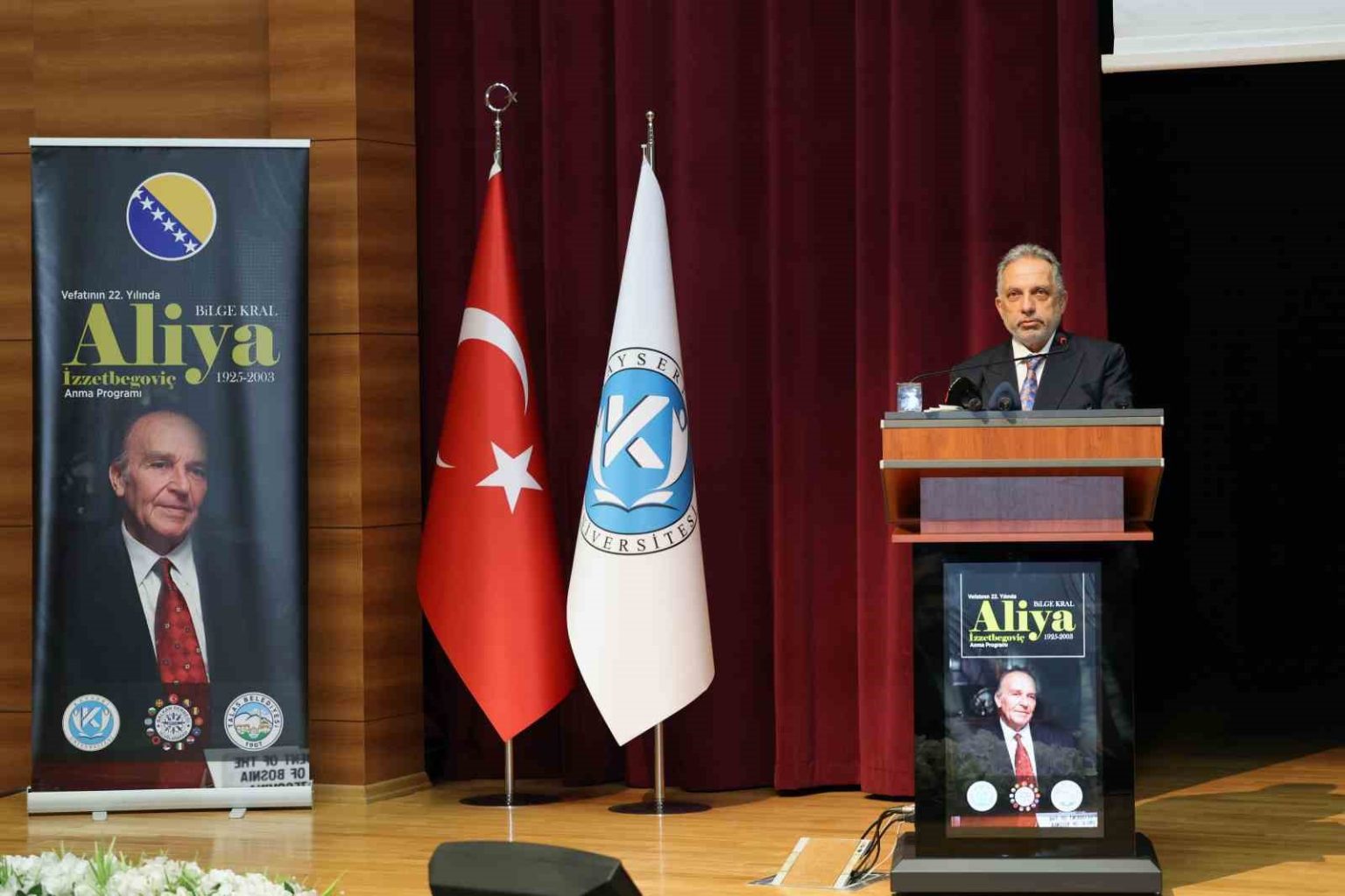talas-belediyesinden-bilge-kral-aliya-izzetbegovice-anlamli-anma
