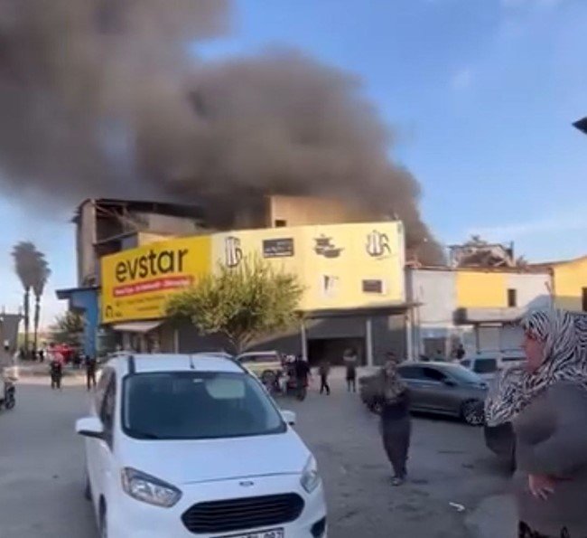 tekstil-malzemesi-satan-is-yerinde-cikan-yangin-sonduruldu