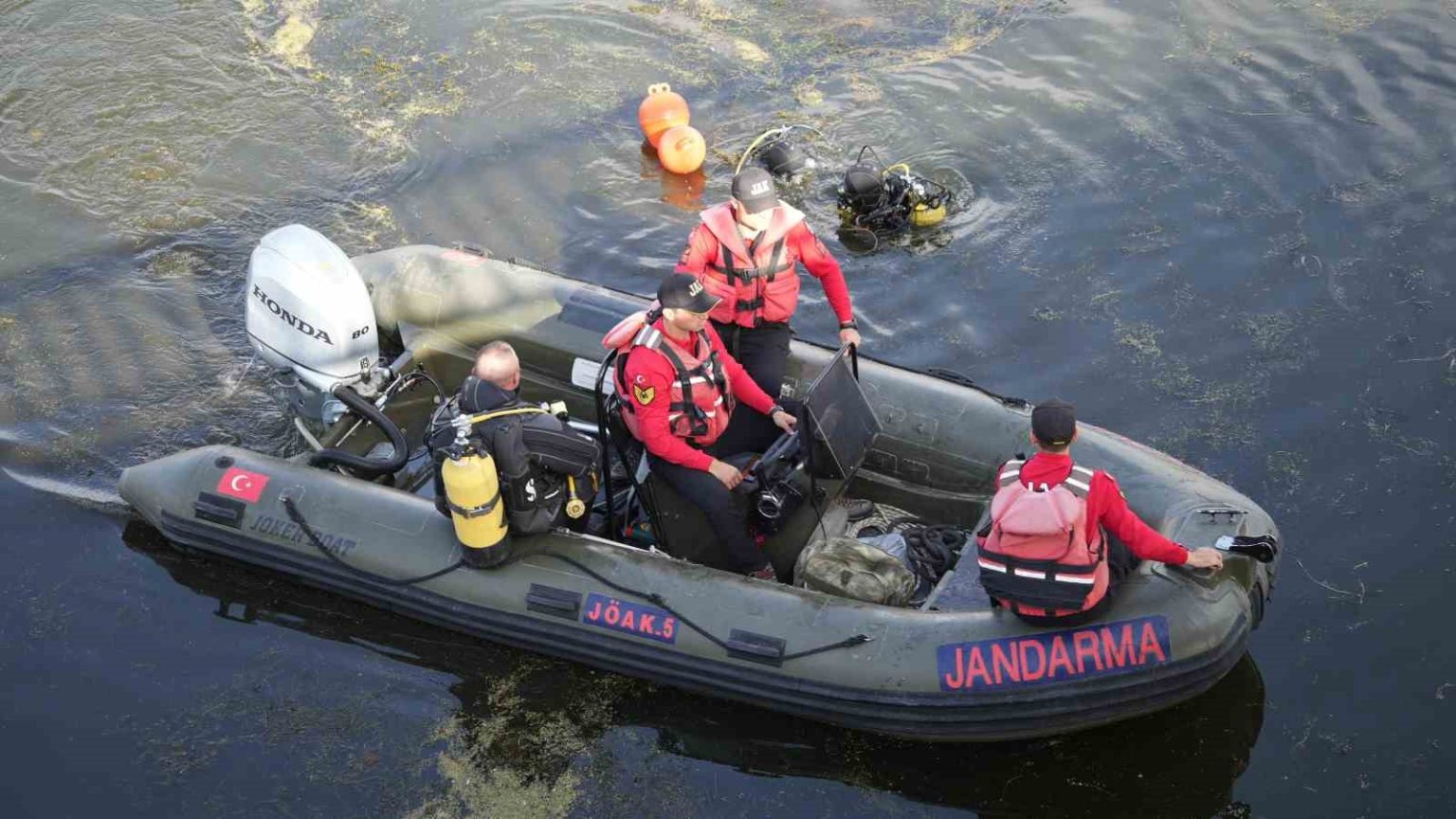 tel-orguye-sarilip-80-kiloluk-tasla-suya-atilan-kadinin-olumuyle-ilgili-yargilama-devam-etti