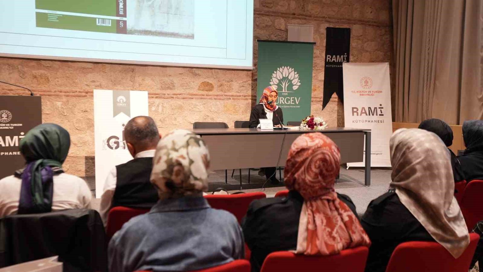 turgevden-vicdani-cagri-tanikligin-dili-gazze-ve-okuryazarlik-egitim-serisi-basladi