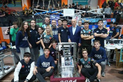 umraniyede-robot-yarislari-buyuk-heyecana-sahne-oldu