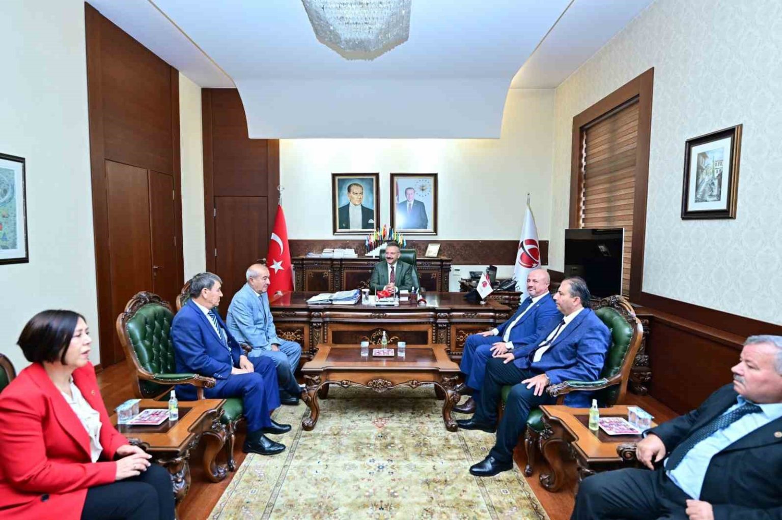 vali-aksoy-muhtarlar-heyetini-makaminda-kabul-etti