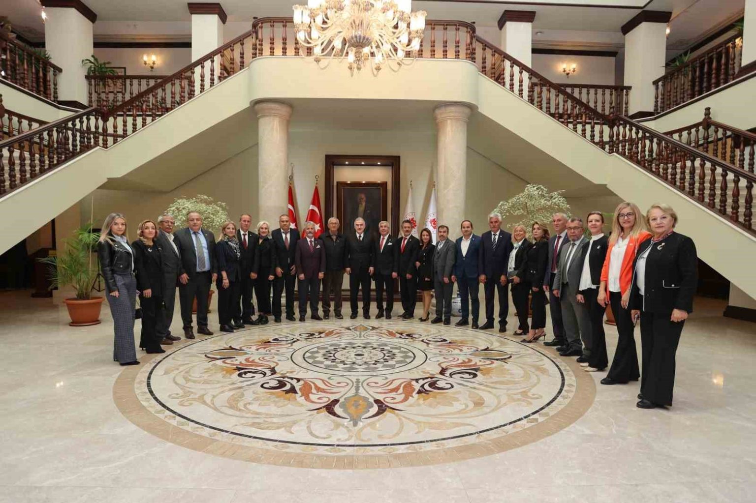 vali-erol-ayyildiz-muhtarlari-agirladi