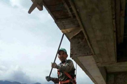 4-kattan-dusen-insaat-iscisi-hayatini-kaybetti