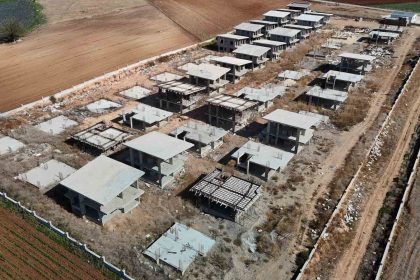 adanada-ev-hayali-kuran-vatandaslar-magdur-oldu