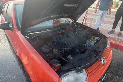 alev-alan-lpgli-otomobile-ilk-mudahaleyi-polis-ekibi-yapti