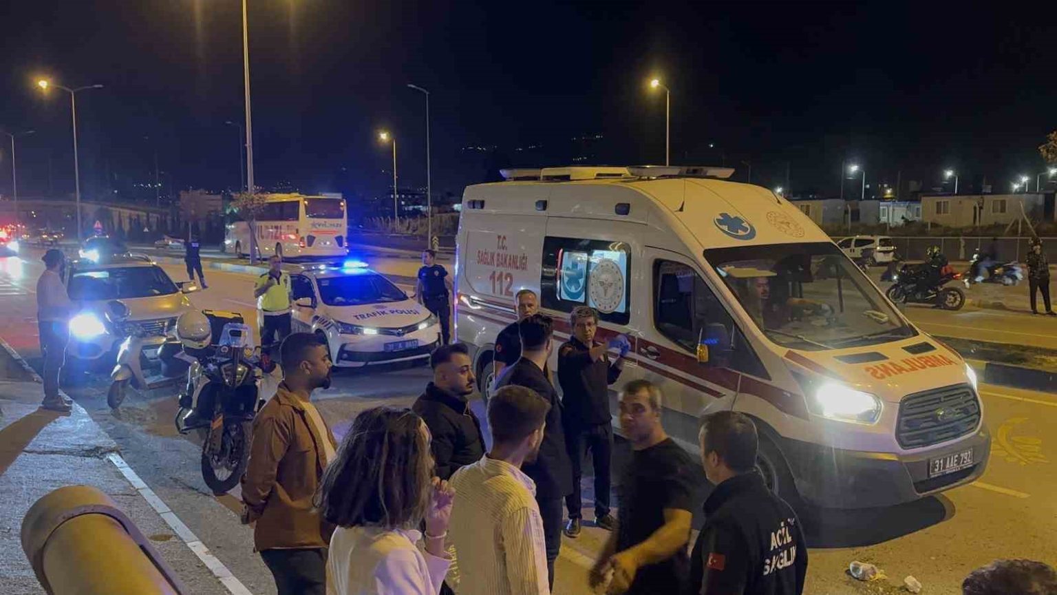 alisveris-yapip-evine-giderken-motosikletin-carptigi-kadin-yaralandi