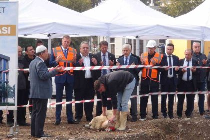 asirlik-borsa-yeni-yuzyilin-binasinin-temelini-dualarla-atti